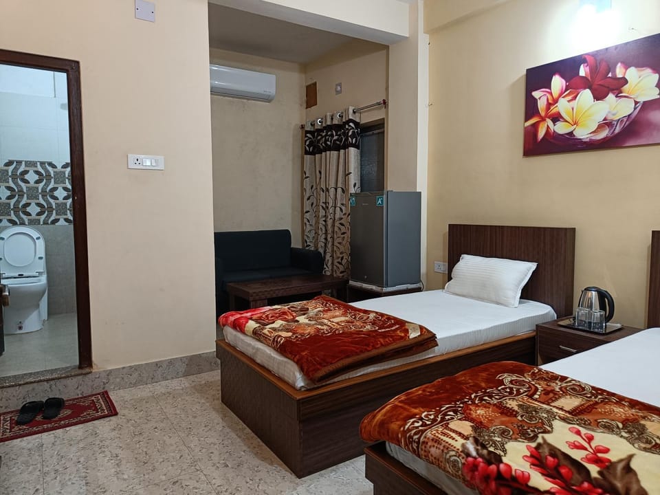Hotel Vrindavan Palace Hotel in West Bengal