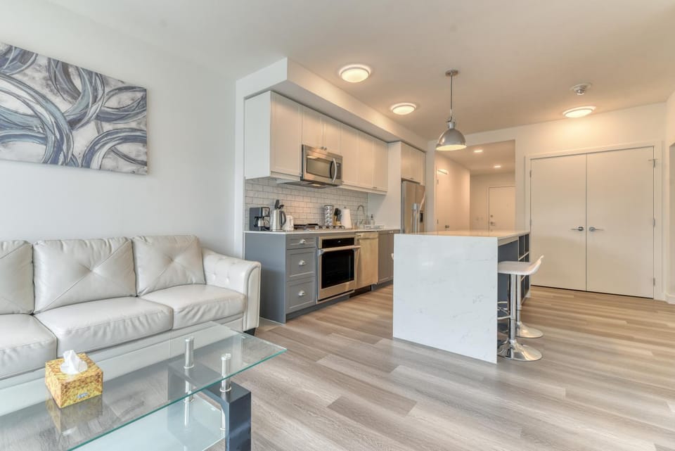 Kitchen or kitchenette, Living room