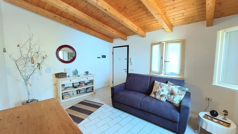 Bed, Living room, Seating area