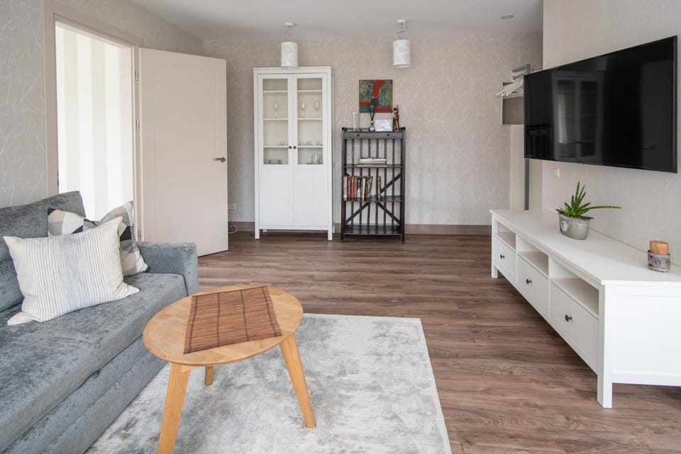 Cosy Scandi Home near the Old Town. Self Check-In Apartment in Klaipėda