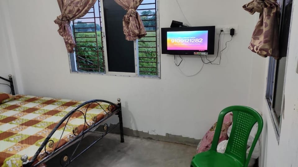 TV and multimedia, Photo of the whole room, Bedroom