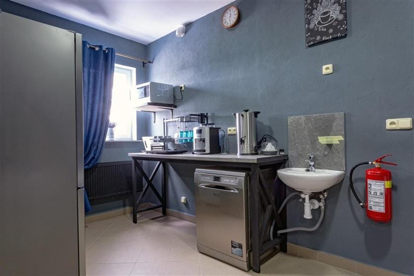 Coffee/tea facilities, Kitchen or kitchenette, Communal kitchen