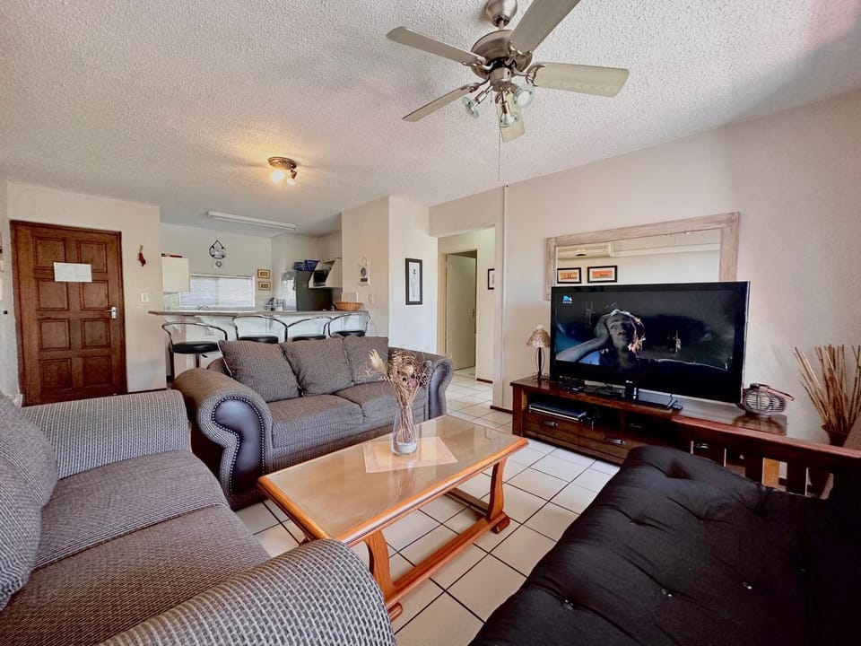 TV and multimedia, Living room, Seating area, fireplace