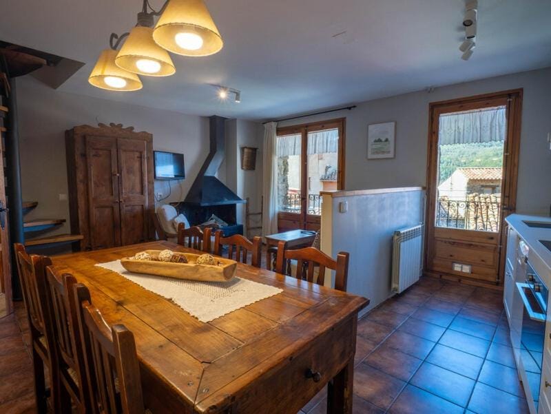 Apartament rural per a 6 · Pardines Apartment in Ripollès