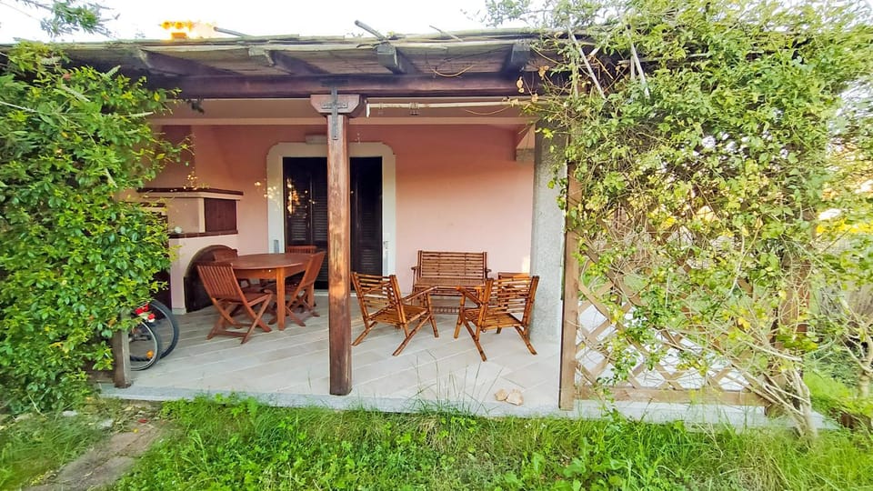 Patio, Facade/entrance