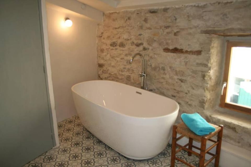 Character filled house overlooking the River Cesse House in Occitanie