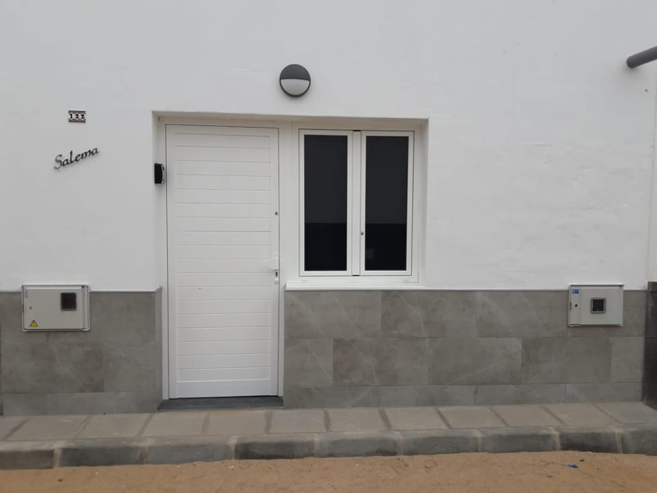 Facade/entrance