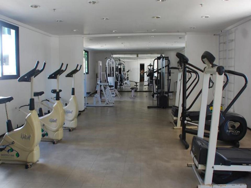 Garden, Massage, Lobby or reception, Lounge or bar, Fitness centre/facilities, Decorative detail, Beach, Swimming pool, Family