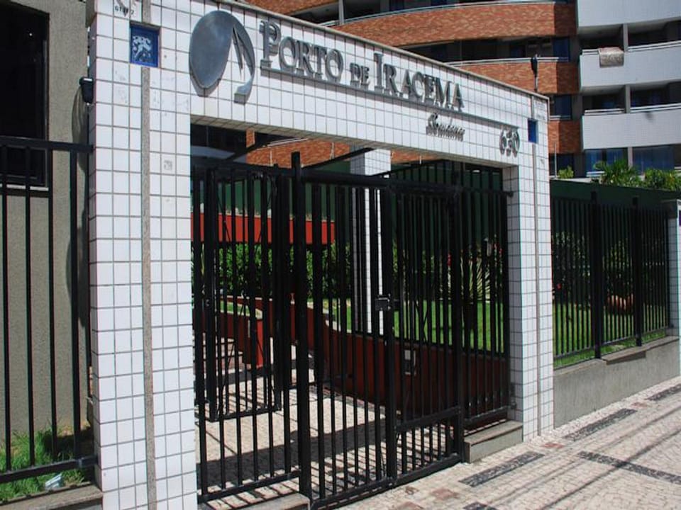 Nearby landmark, Communal lounge/ TV room, People, Massage, Lobby or reception, Lounge or bar, Fitness centre/facilities, Beach, Supermarket/grocery shop, Swimming pool