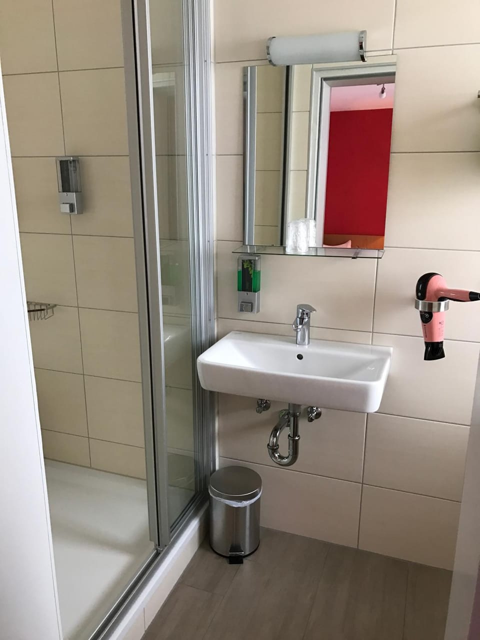 Shower, Bathroom, Decorative detail