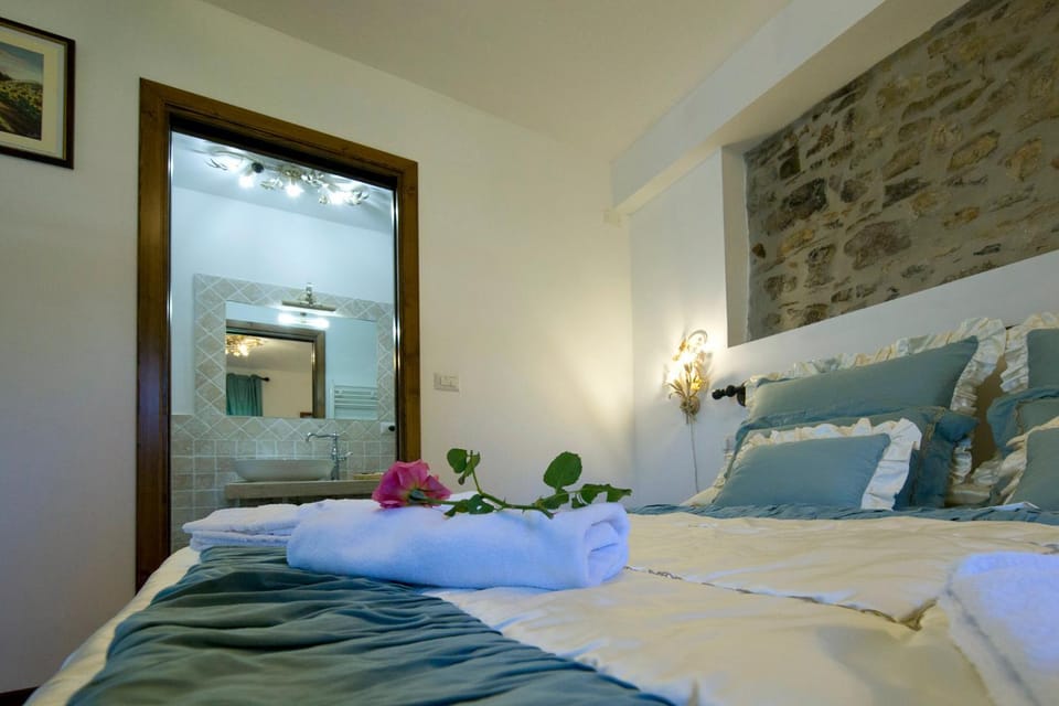 Podere Le Volte Country House La Mita Farm Stay in Tuscany