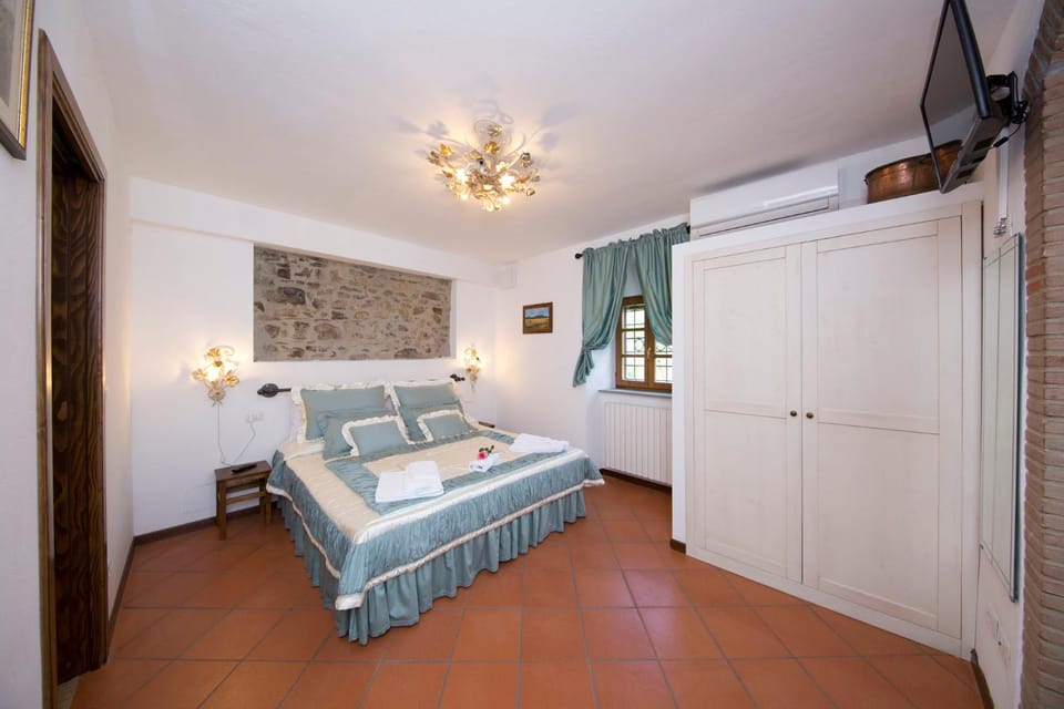 Podere Le Volte Country House La Mita Farm Stay in Tuscany