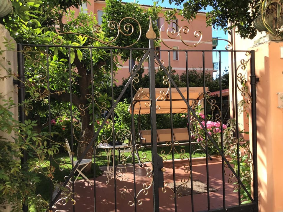 CASA LUIGIA ROOMS MTB in FINALBORGO Bike room Bed and Breakfast in Finale Ligure