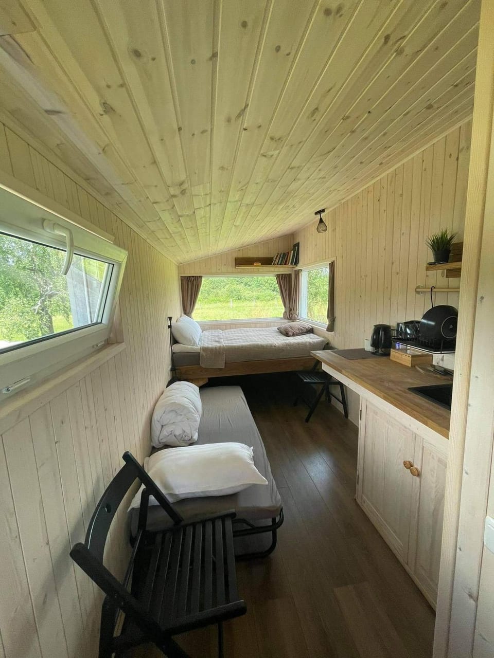 Kitchen or kitchenette, Dining area, Bedroom