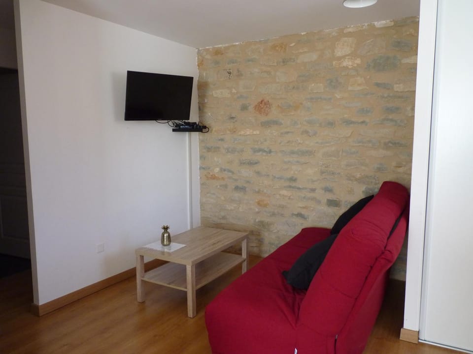 Aux Pierres de Nozières Apartment in Occitanie