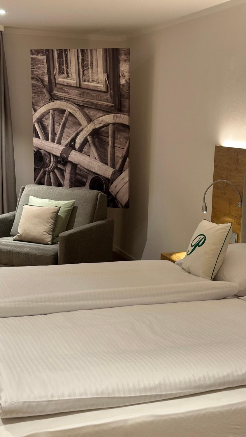 Bed, Photo of the whole room