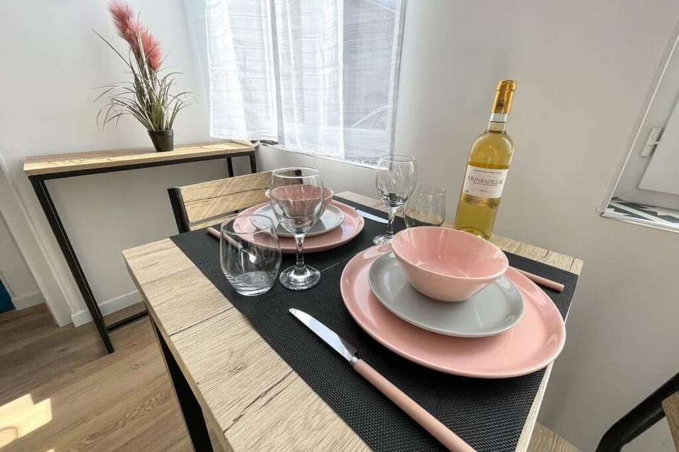 Studio NETFLIX Unique Amiens Apartment in Amiens