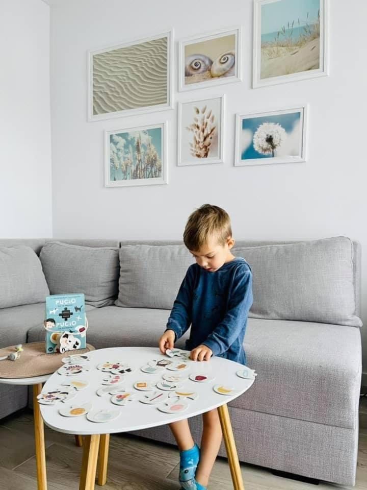 Communal lounge/ TV room, Living room, young children