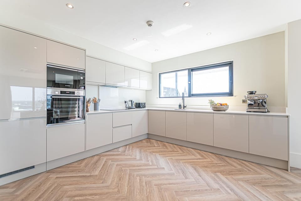 Coffee/tea facilities, Kitchen or kitchenette, minibar, pet friendly, stove, toaster
