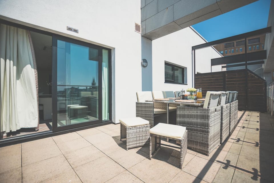 Day, View (from property/room), Balcony/Terrace, Seating area, Dining area