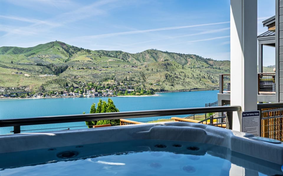 Lake Escape #99 House in Chelan (In Town)