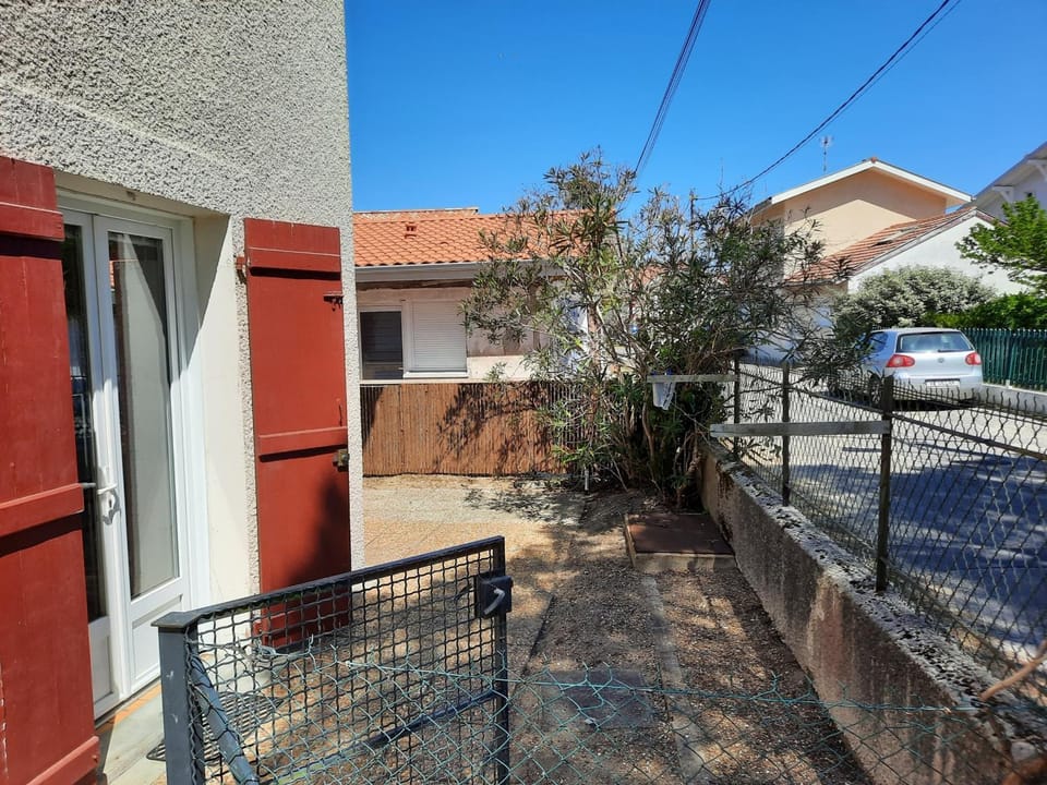 Charmant T2 avec jardin privé, proche centre et plages de Capbreton - FR-1-239-632 Apartment in Capbreton