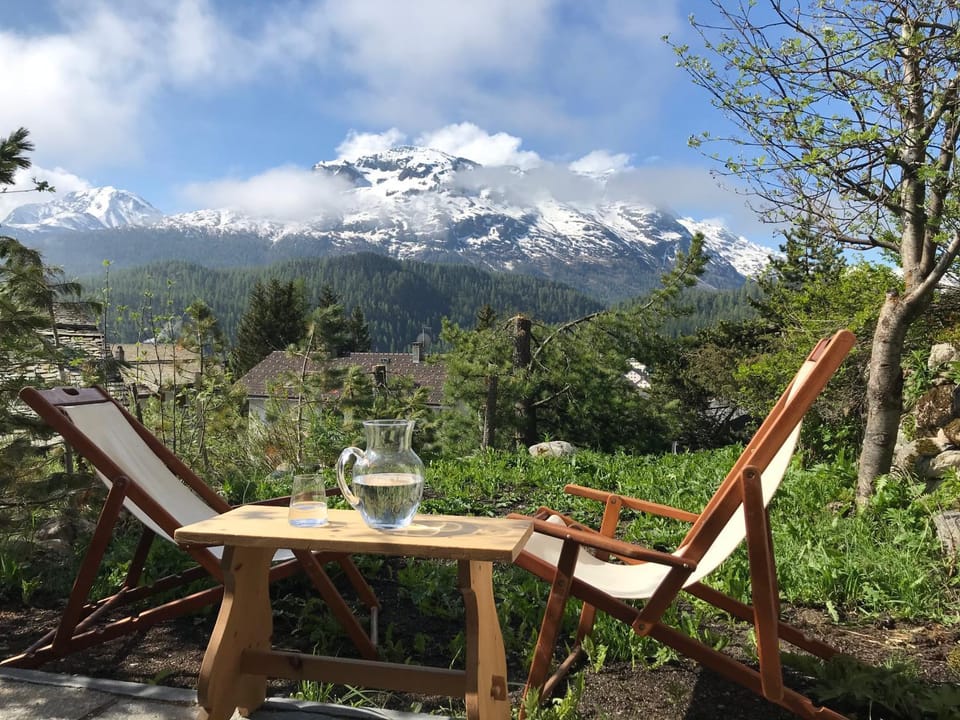 Comfort and sunshine in Celerina Chesa Prasura Apartment in Samedan