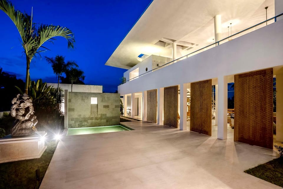 Property building, Garden, Balcony/Terrace