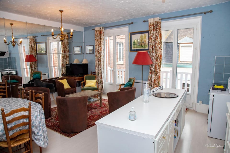 Lounge or bar, Seating area