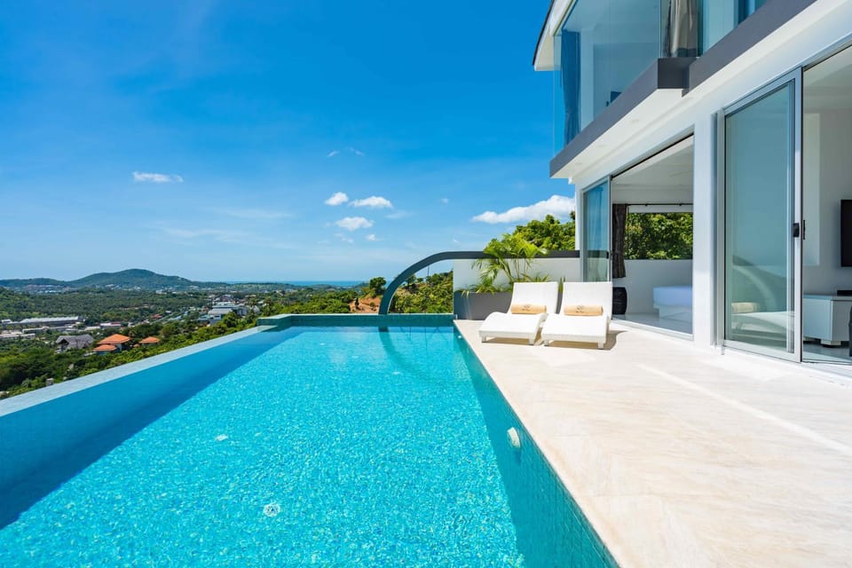 Day, View (from property/room), Pool view, Sea view, Swimming pool, sunbed