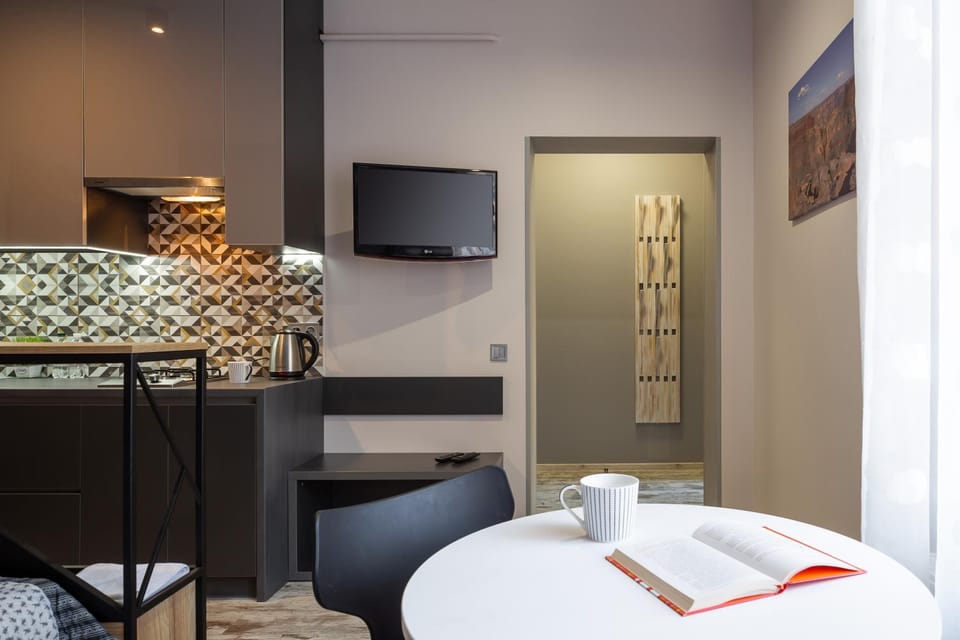 Communal lounge/ TV room, TV and multimedia, Dining area