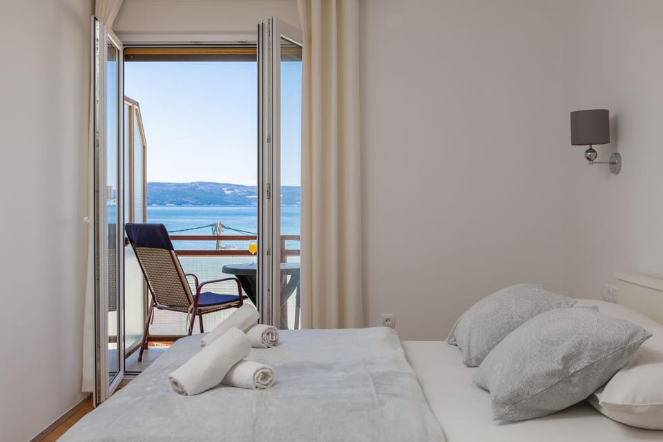 Bed, Photo of the whole room, Bedroom, Sea view