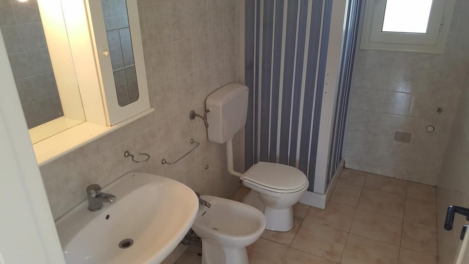 Bathroom, Living room