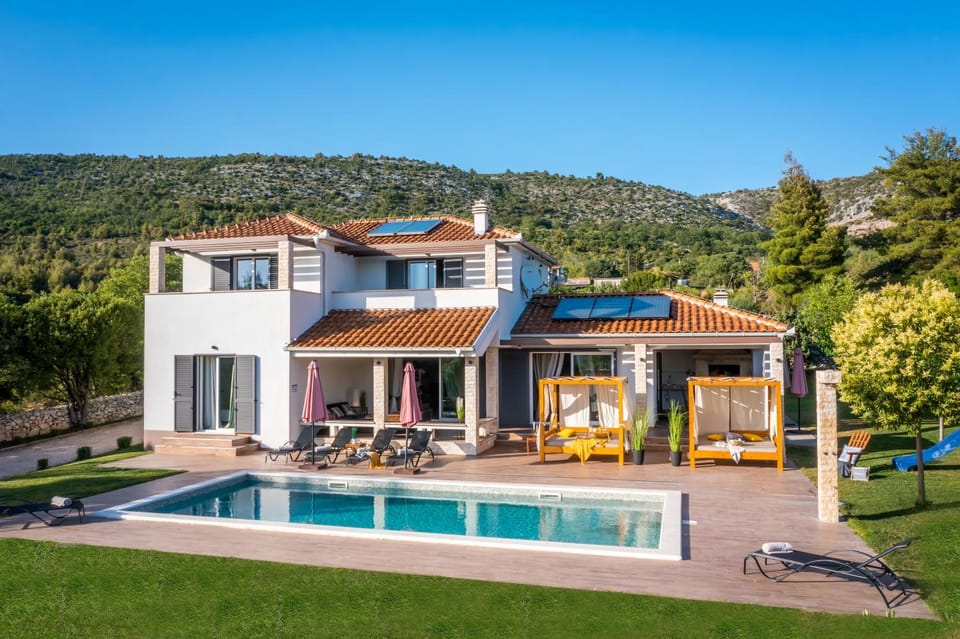 Property building, Swimming pool