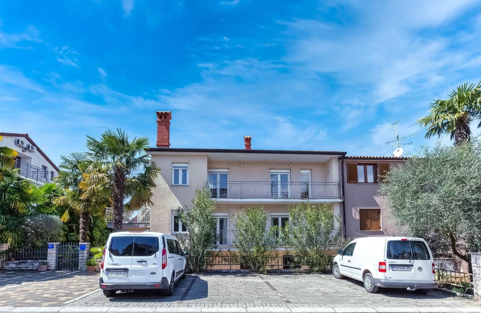 Property building, Parking