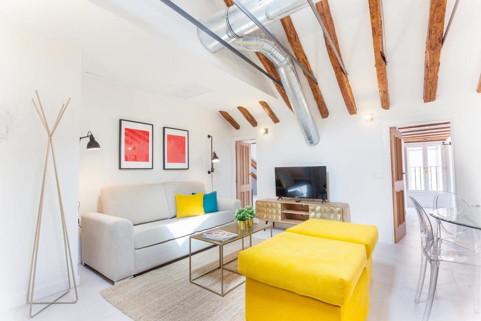 Communal lounge/ TV room, Living room