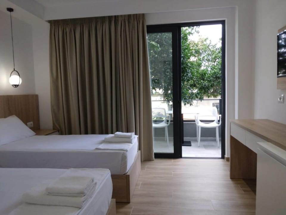 View (from property/room), Balcony/Terrace, Bedroom