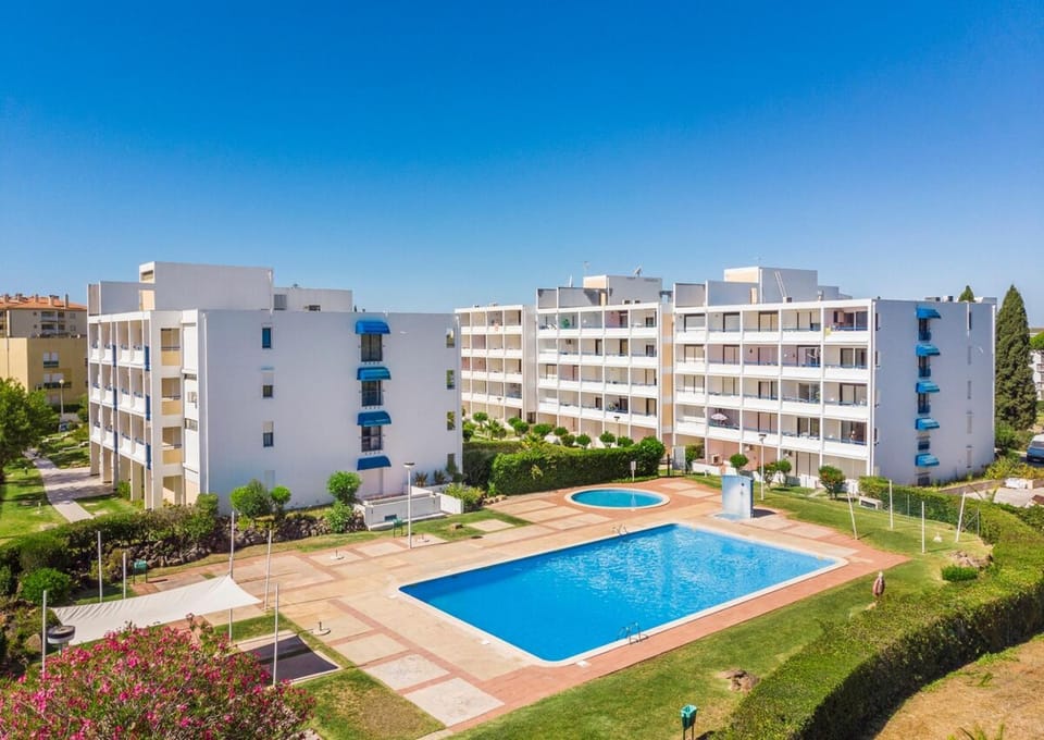 ☼ Pé do Lago 1 Bedroom Apartment with Pool Apartment in Quarteira