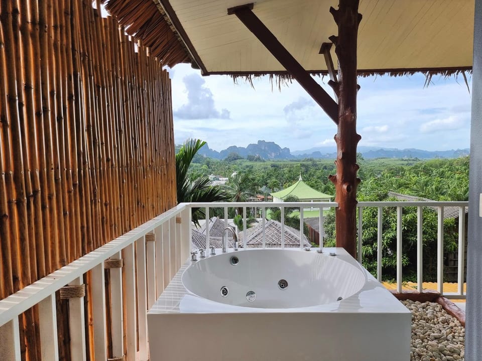 Natural landscape, Balcony/Terrace, Mountain view, Bath