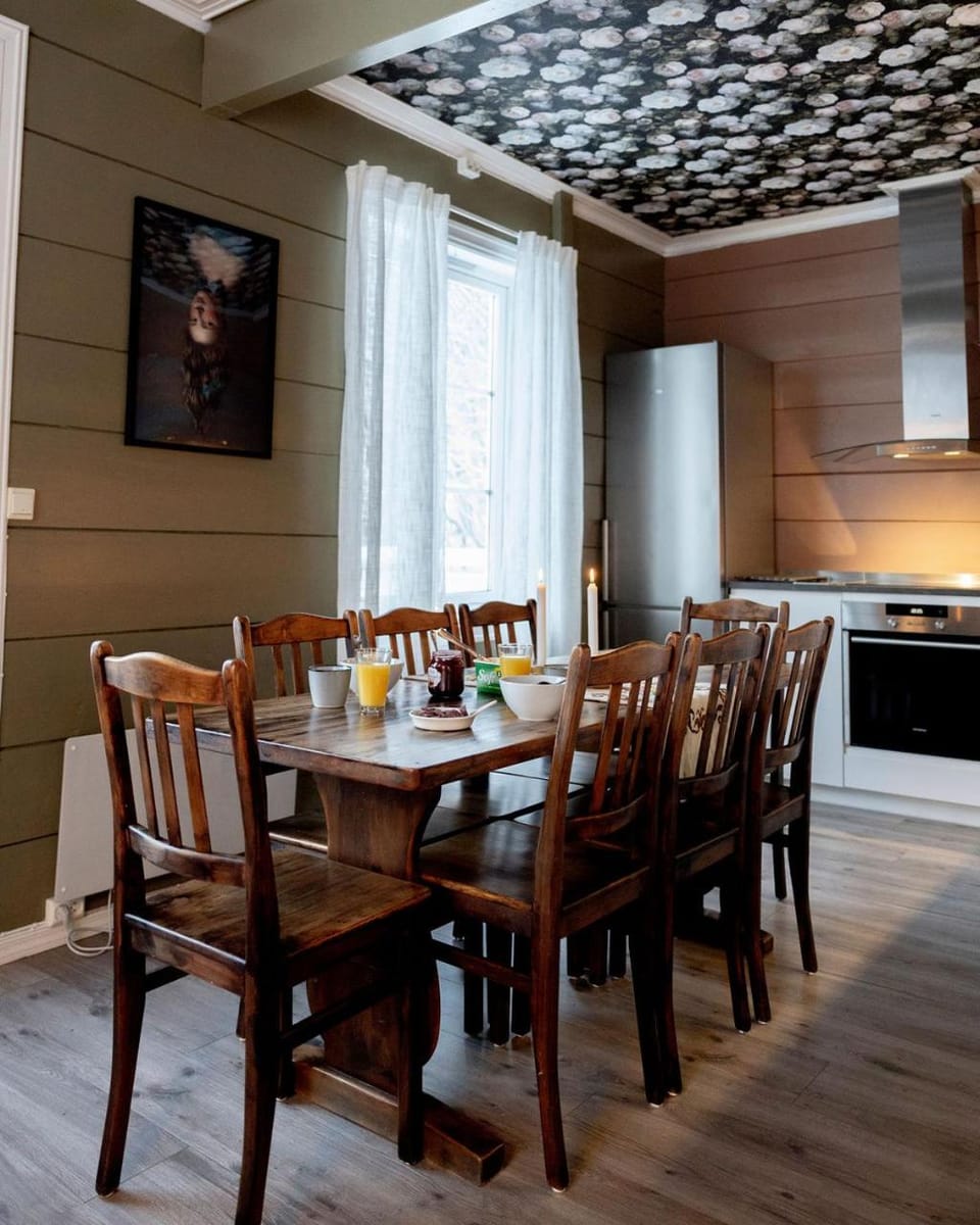 Coffee/tea facilities, Kitchen or kitchenette, Food and drinks, Dining area, Food, dishwasher, minibar, pet friendly
