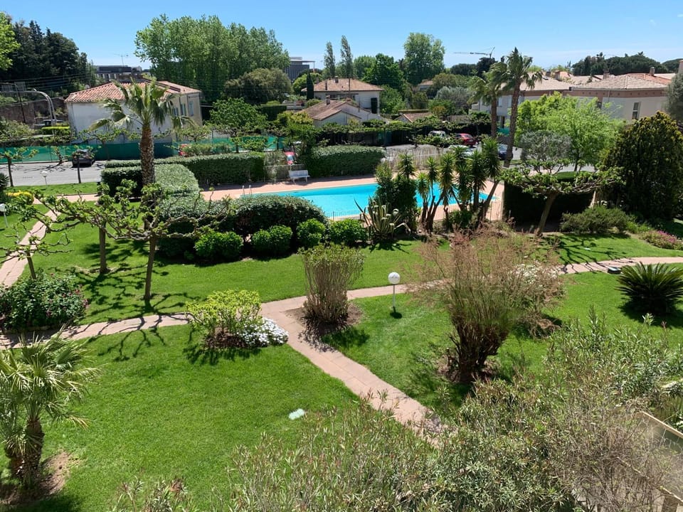 Property building, Spring, Day, Natural landscape, Garden, Garden view, Pool view, Swimming pool