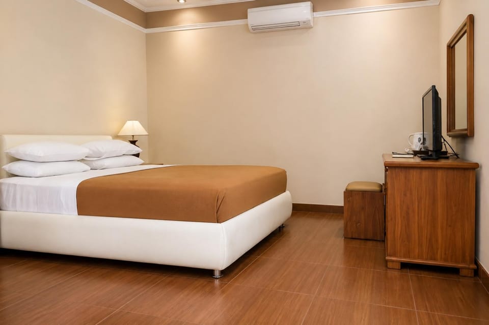 mascot hotel senggigi Hotel in Batu Layar
