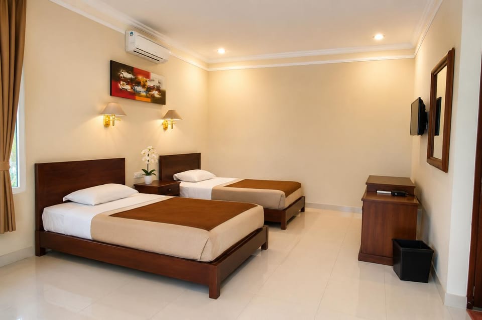 mascot hotel senggigi Hotel in Batu Layar