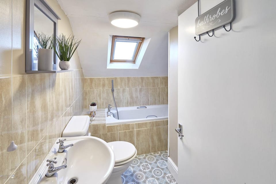 Toilet, Bathroom, Bath