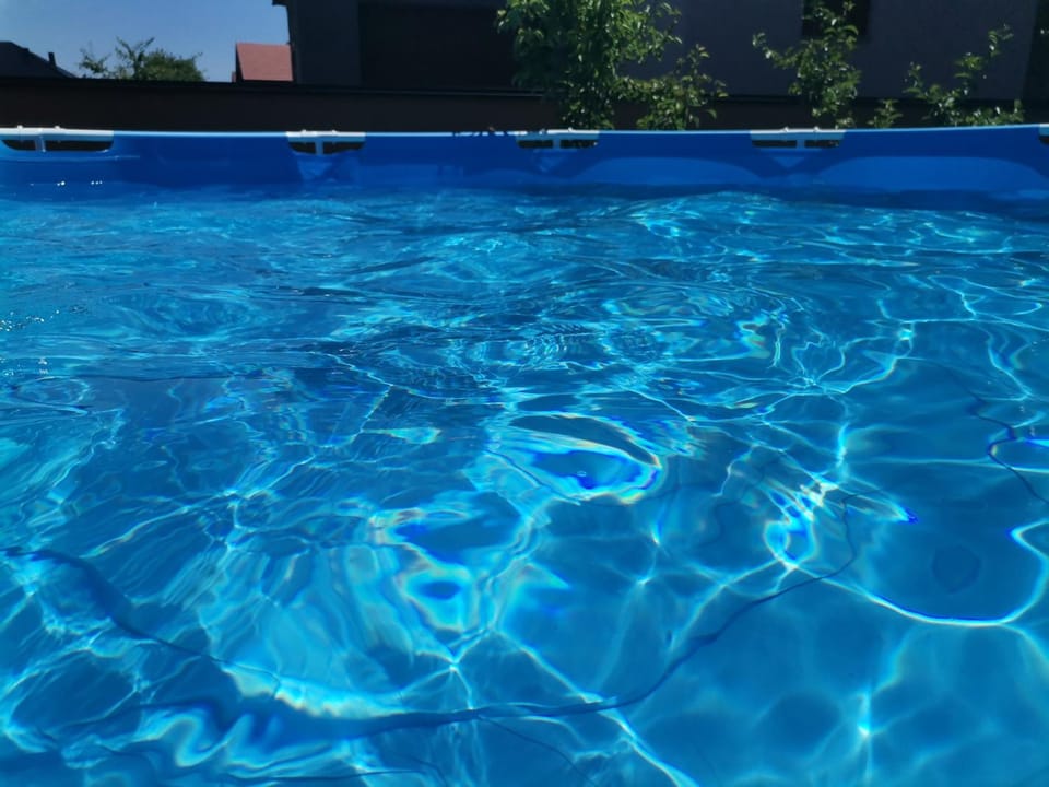 Swimming pool, Swimming pool