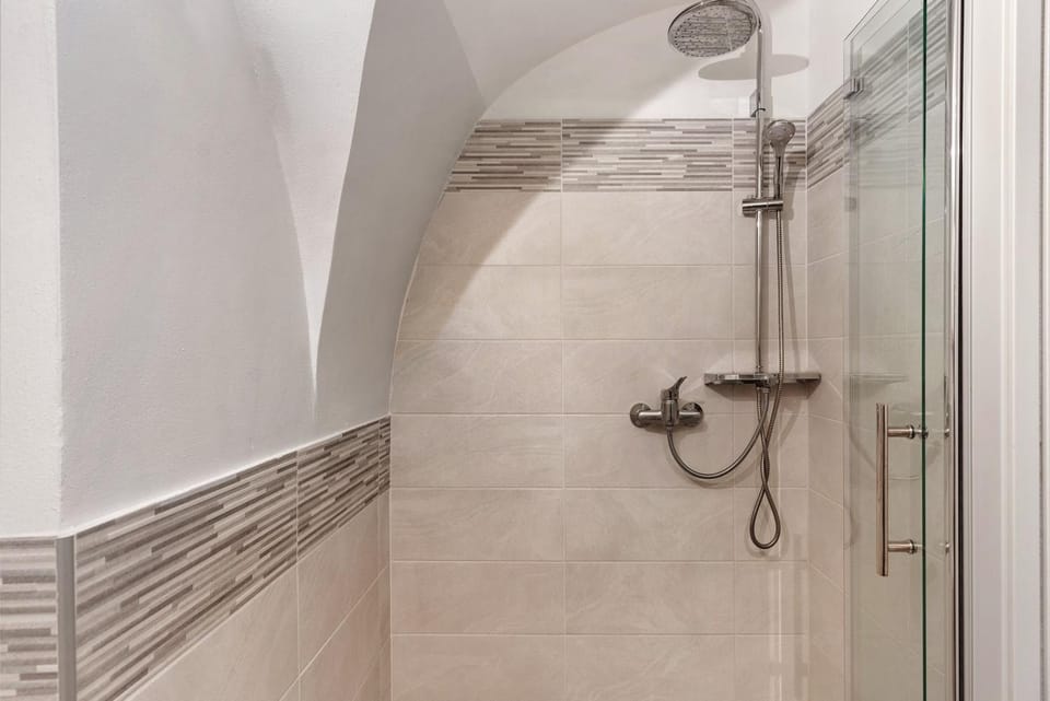 Bathroom, Living room
