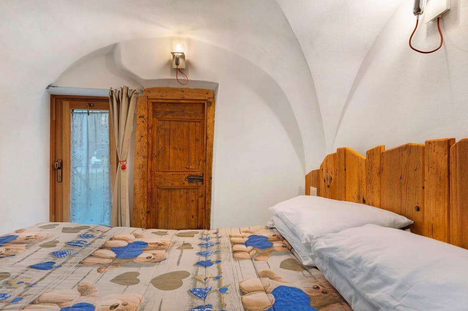 Property building, Living room, Bedroom