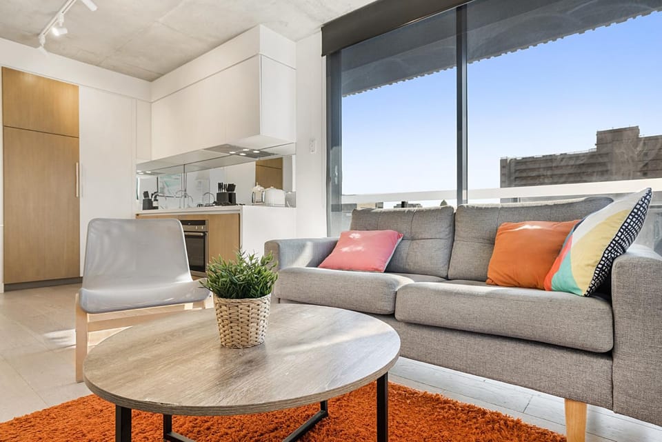 Comfy 2-Bed Balcony Unit near Iconic Chapel St Apartment in Melbourne