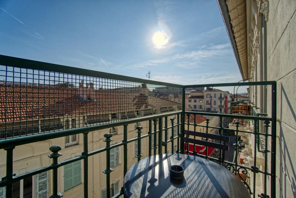 Balcony/Terrace, City view, Street view