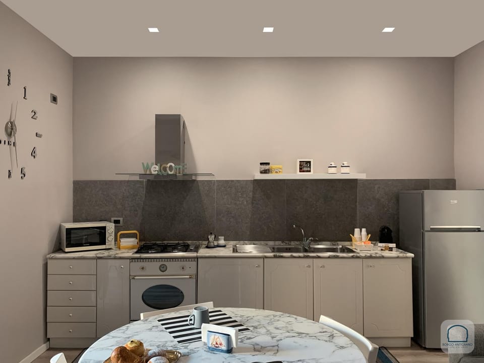 Kitchen or kitchenette, Living room, Dining area